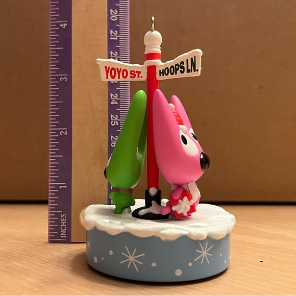 Hallmark Keepsake Ornament. Hoops & YoYo. Cell-ebrating Christmas. QXG6304. - Picture 6 of 11